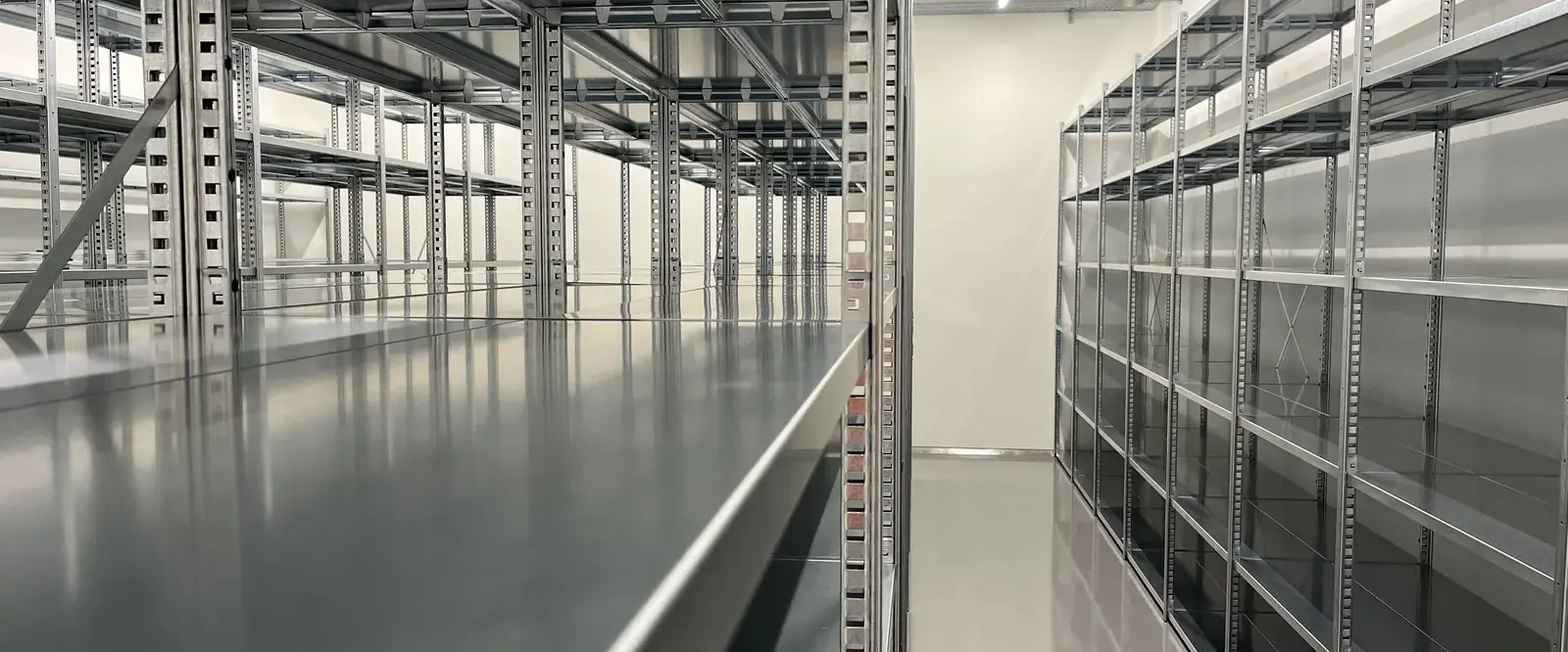 Cor Verkolf montageteam aan het werk