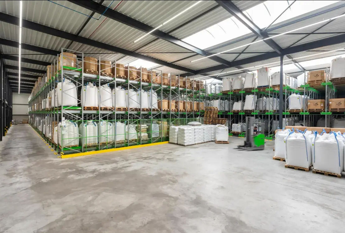 Shuttlestelling voor distributie en logistiek bij Dijmex